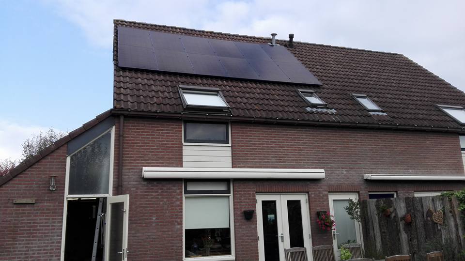 Westerbork, LG Solar 320 Wp 2black high end panelen